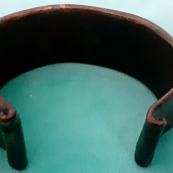 Three Cuff Bracelets. - Picture 8 of 10